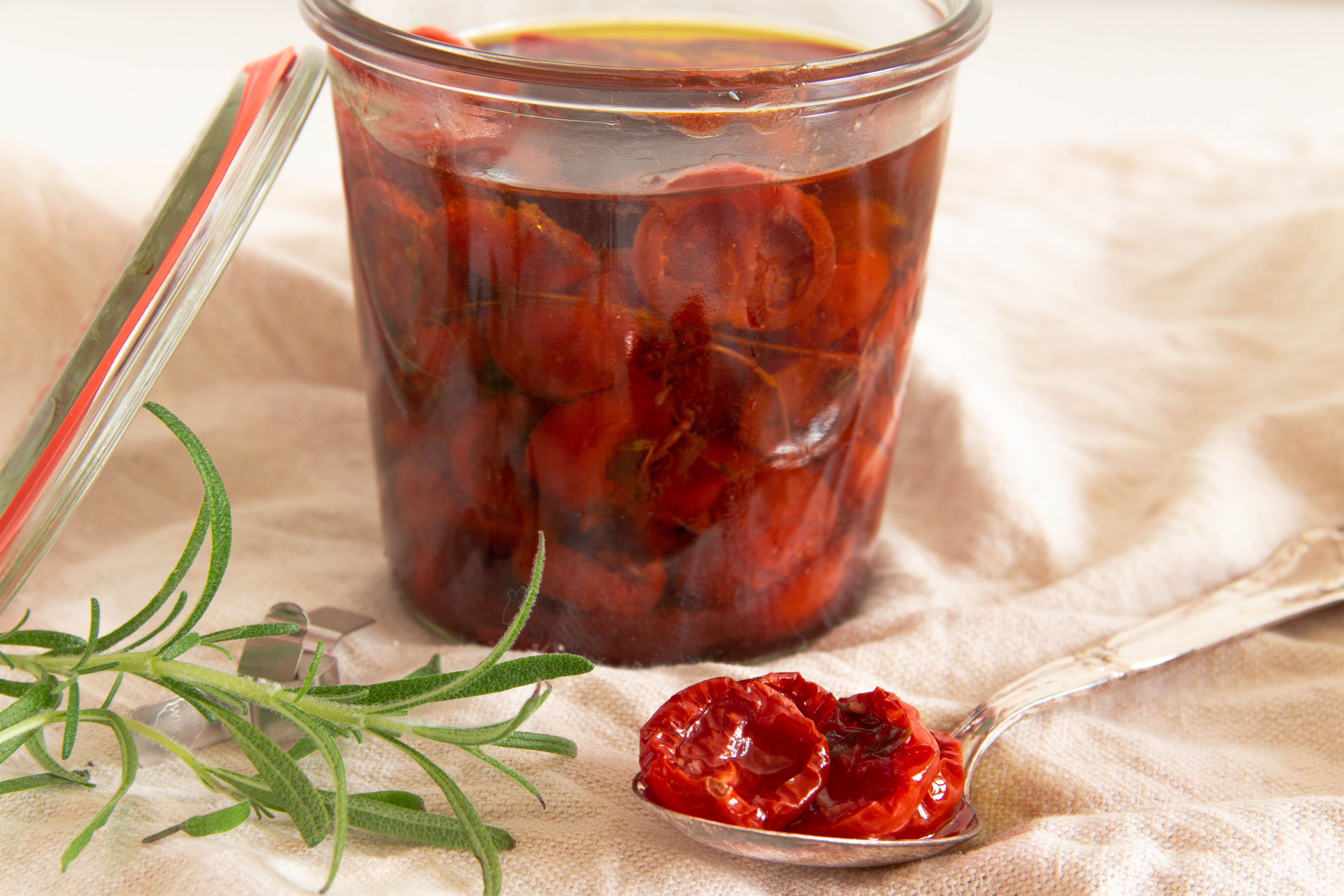 Semidried tomater – Opskrift vidunderlige langtidsbagte tomater