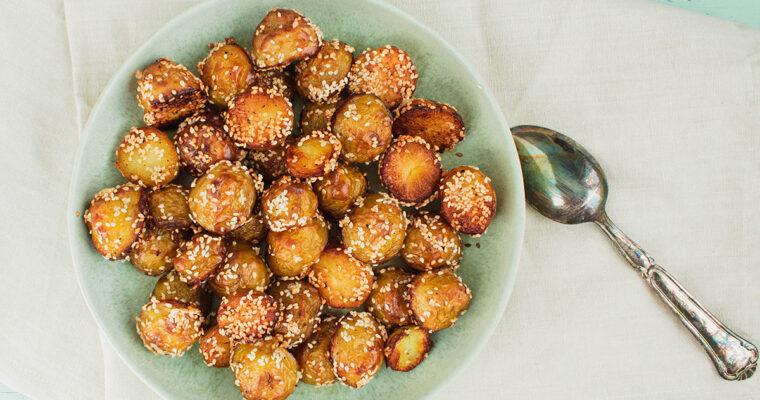 Sesamkartofler stegt i ovn – sprøde, lækre og et vidunderligt tilbehør!