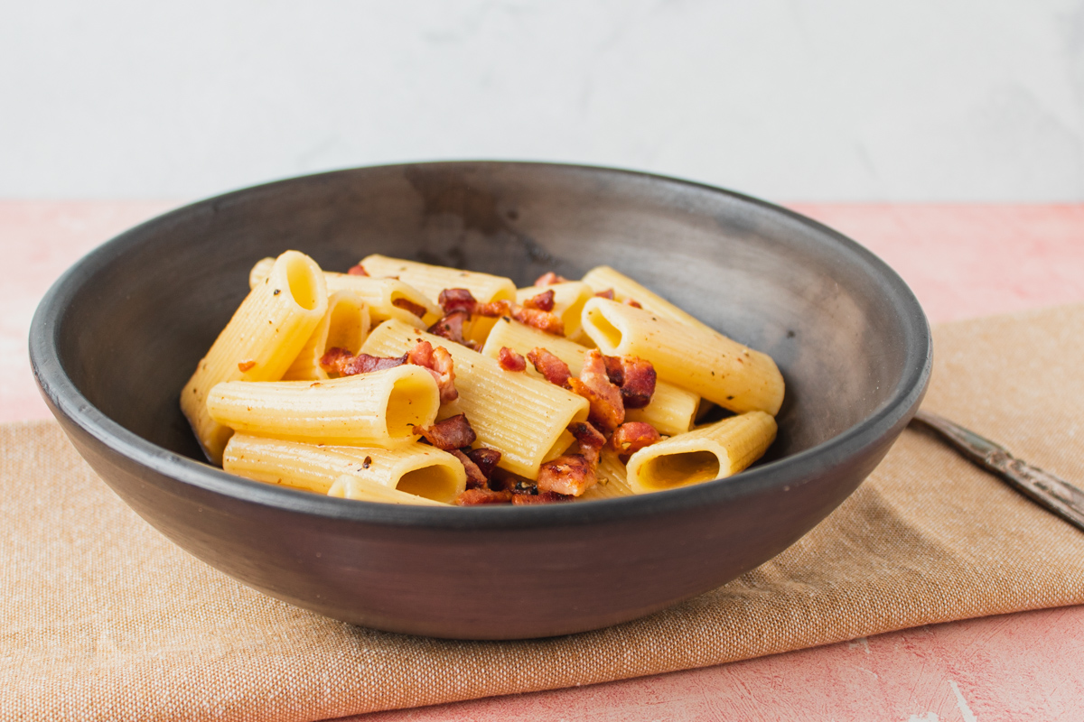 Pasta alla gricia – cremet pasta med bacon og ost